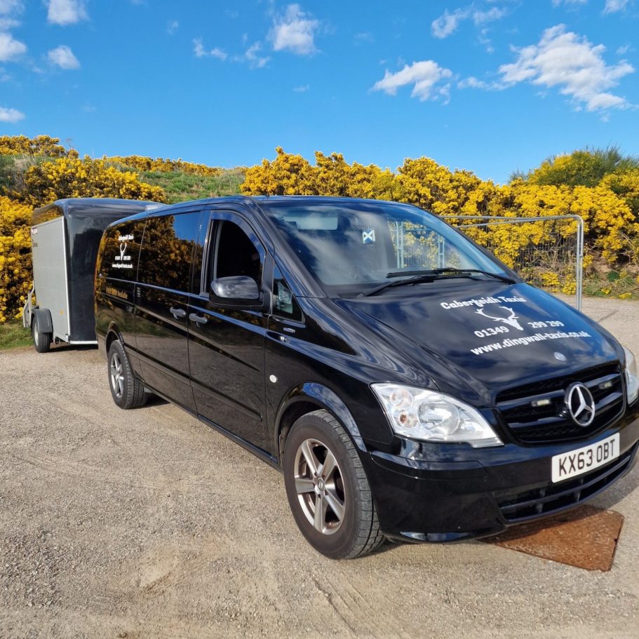 Caberfeidh Taxis 8 Seater